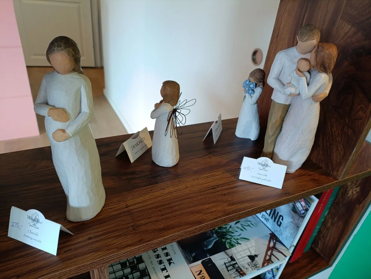 Et lille udvalg af Willow Tree-figurer hos Kaffehjørnet 21